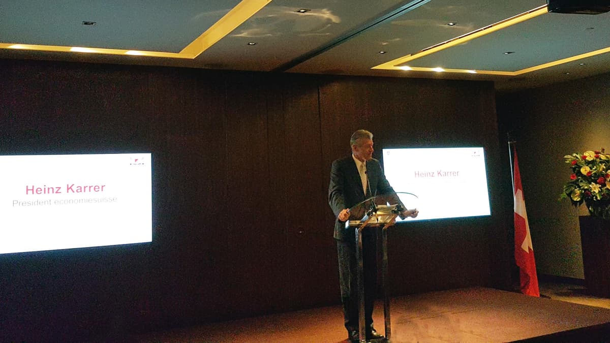 Heinz Karrer hält Rede