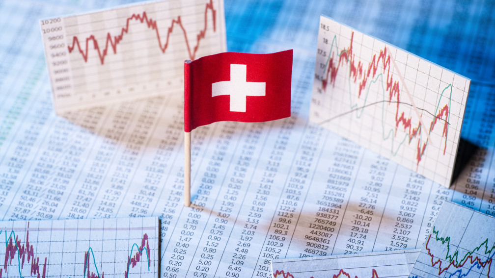 Schweizer Flagge zwischen Zahlen und Graphen