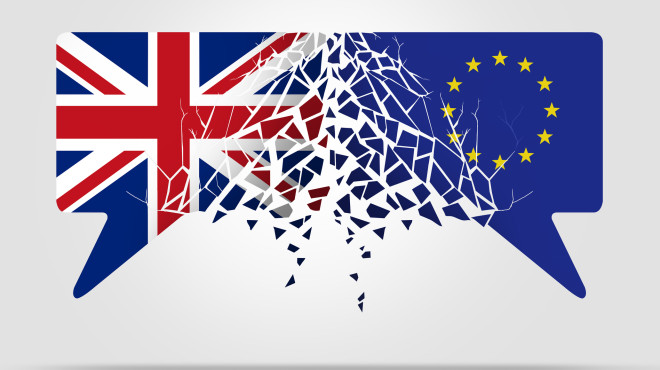 Zwei Sprechblasen UK und EU, die aneinander kaputt gehen