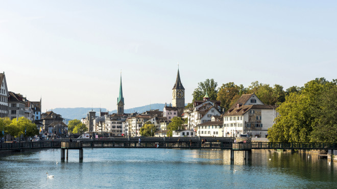 Zürich Stadtbild und Limmat-Fluss in der Schweiz 