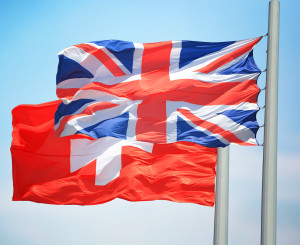 Schweizer Flagge und Britische Flagge