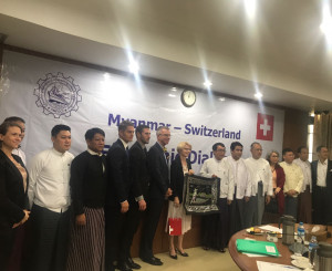 Des représentants d'entreprises et d'economiesuisse au Myanmar