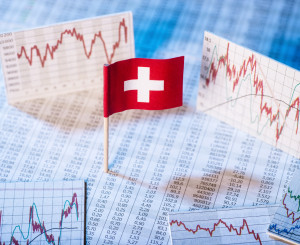 Schweizer Flagge zwischen Zahlen und Graphen